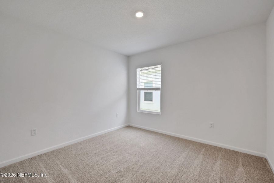 Spacious, unfurnished interior of a new home in Diamond Springs, Jacksonville (Image 32).