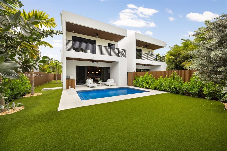 Exterior details and patio area of a home in , Fort Lauderdale (Image 3).