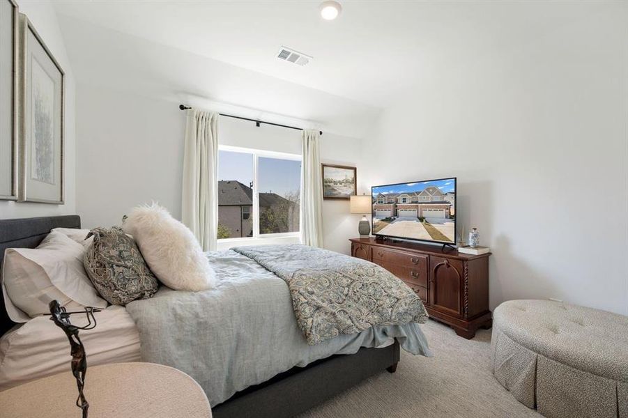 Furnished interior view inside a new home in , Wylie (Image 16).