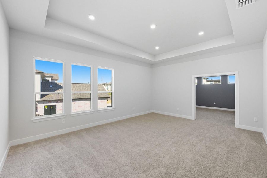 Spacious, unfurnished interior of a new home in , Lakeway (Image 23).