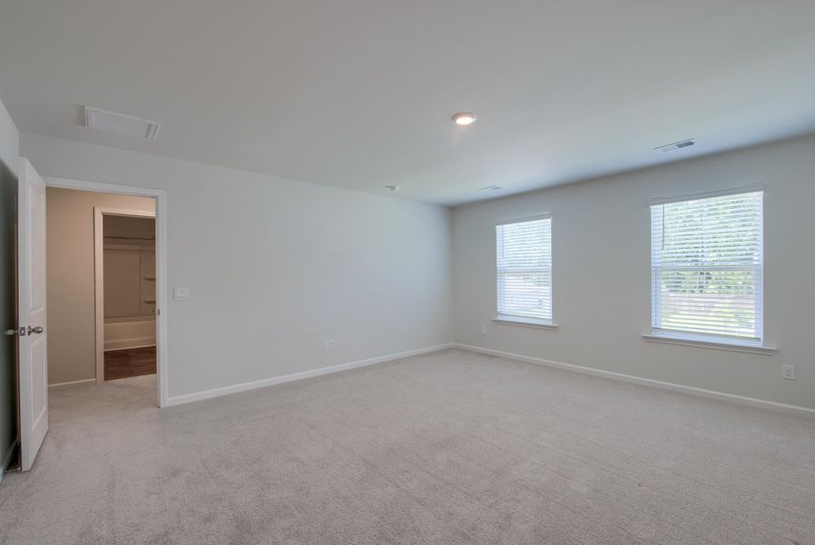 Spacious, unfurnished interior of a new home in Stone Ridge, Moncks Corner (Image 31).