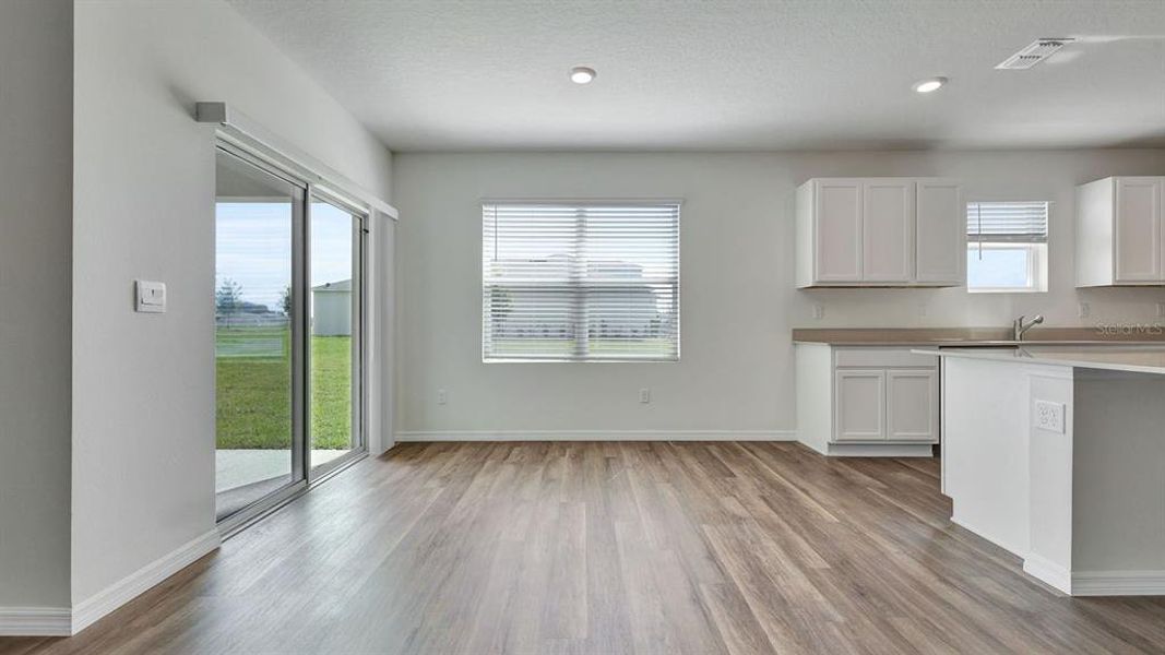 Spacious, unfurnished interior of a new home in , Haines City (Image 18).