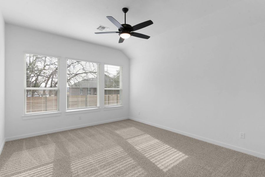 Spacious, unfurnished interior of a new home in Highland Village, Georgetown (Image 11).