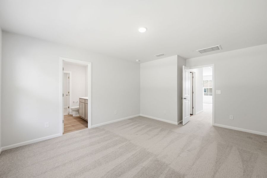 Spacious, unfurnished interior of a new home in Grand Arbor, Blythewood (Image 13).