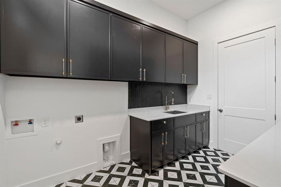 Furnished interior view inside a new home in , Dallas (Image 9).