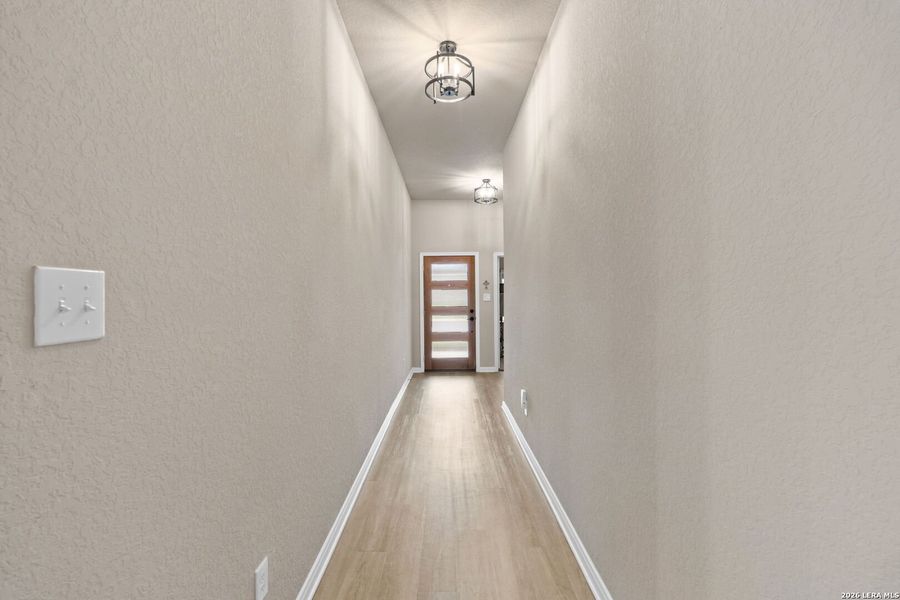 Spacious, unfurnished interior of a new home in Hunters Ranch, San Antonio (Image 22). Spacious, unfurnished interior of a new home in Hunters Ranch, San Antonio (Image 22).