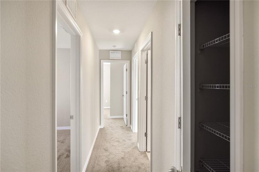 Spacious, unfurnished interior of a new home in , Bradenton (Image 23).