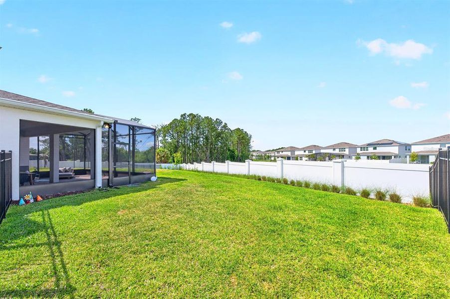 Exterior details and patio area of a home in , Winter Garden (Image 21).