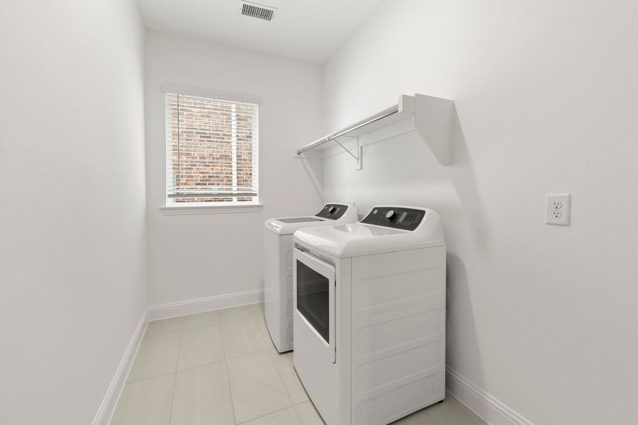 Close-up of interior finishes inside a home in Walden Pond, Forney (Image 16).
