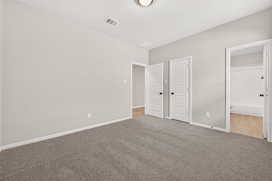 Spacious, unfurnished interior of a new home in La Segarra, Brookshire (Image 19).