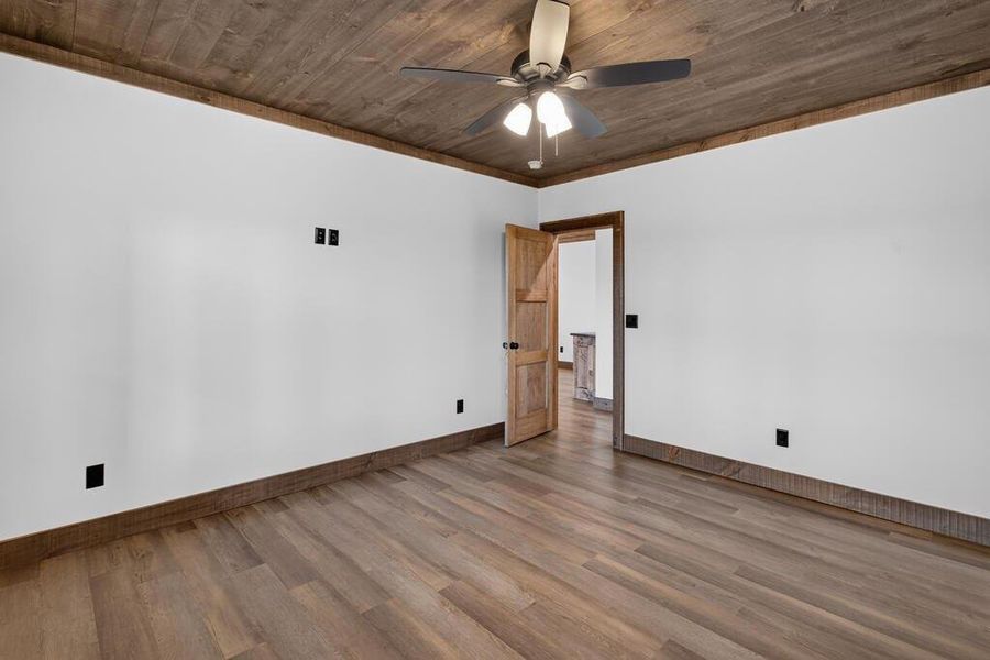 Spacious, unfurnished interior of a new home in , Blue Ridge (Image 27).