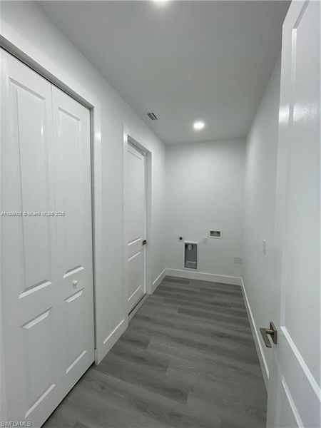 Spacious, unfurnished interior of a new home in , Lehigh Acres (Image 12).