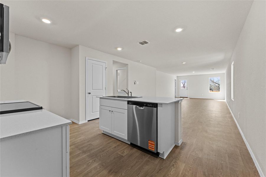 Furnished interior view inside a new home in Ladera, Luling (Image 4).