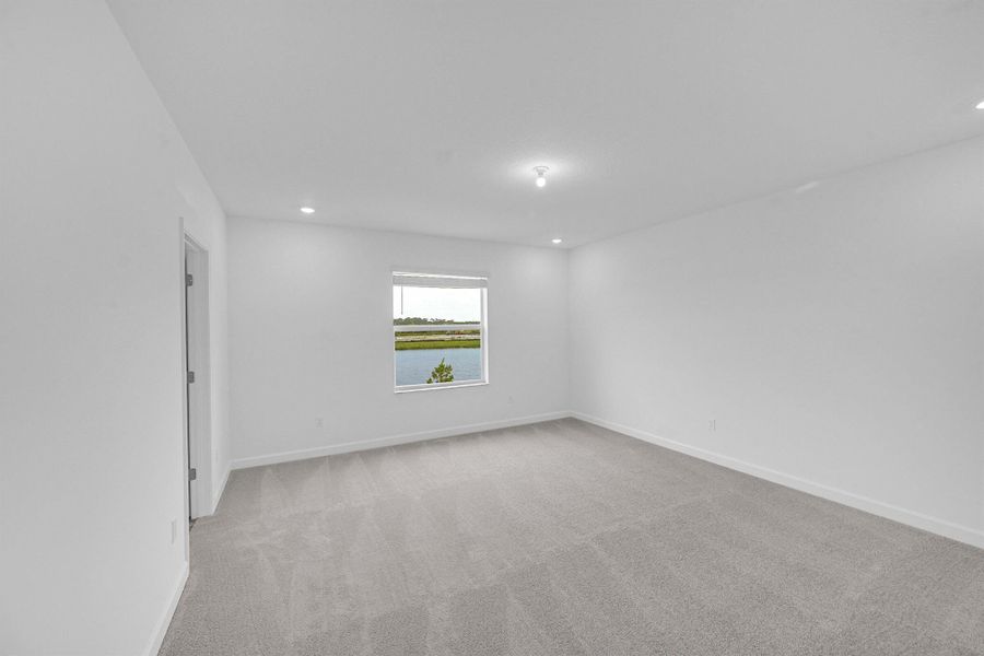 Spacious, unfurnished interior of a new home in Seagrove: The Indies, Fort Pierce (Image 21).