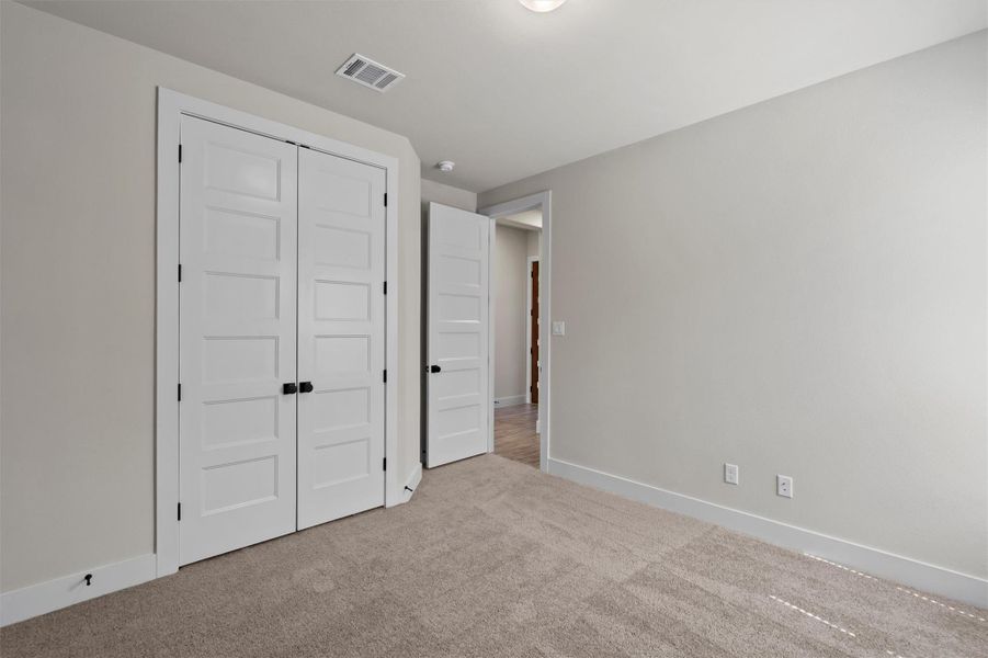 Spacious, unfurnished interior of a new home in Crescent Bluff, Georgetown (Image 32). Spacious, unfurnished interior of a new home in Crescent Bluff, Georgetown (Image 32).