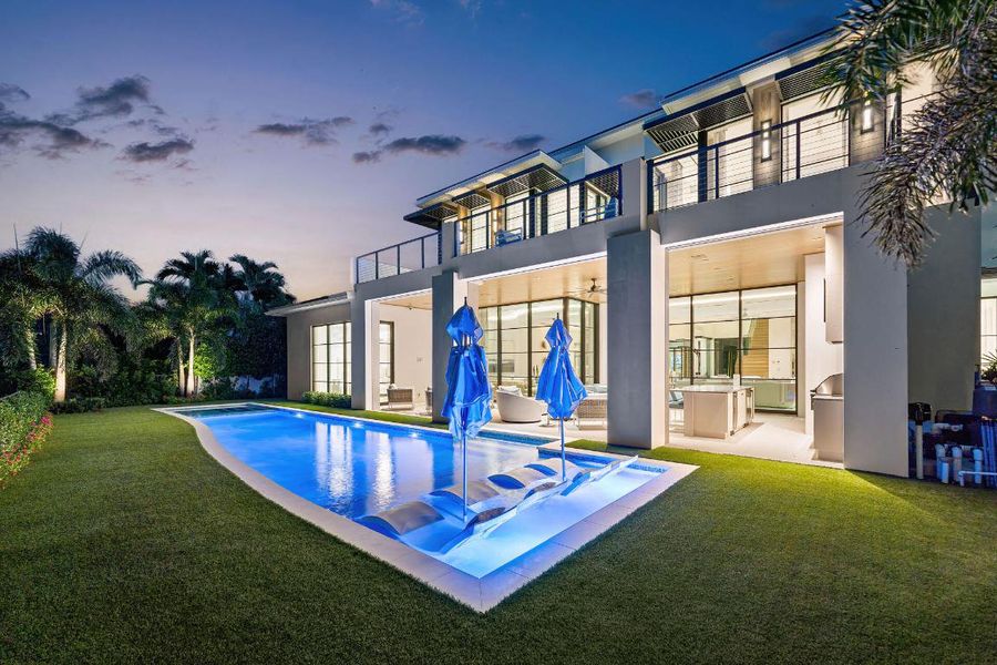 471_Royal_Palm_Way_Dusk_07