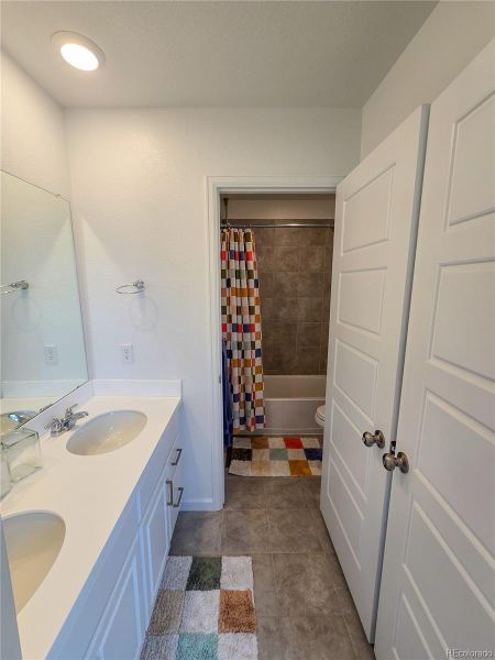 Furnished interior view inside a new home in , Aurora (Image 45).