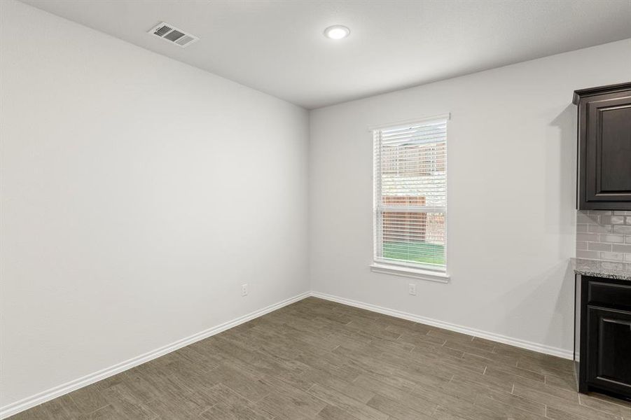 13. 1825 Hazer - Dining (2)