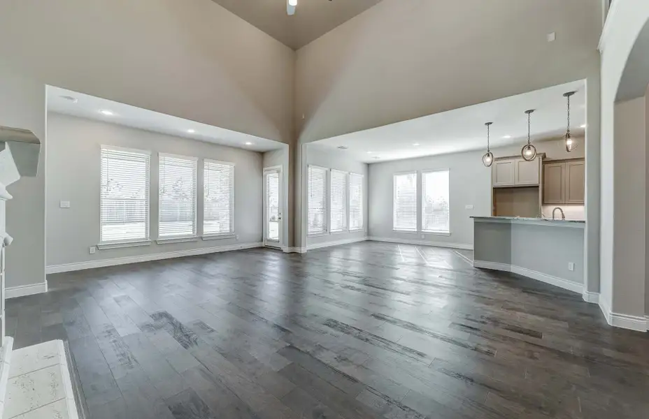 Representative unfurnished interior of a home built from the 3798 by Ravenna Homes in The Woodlands Hills 65′, Willis (Image 29).
