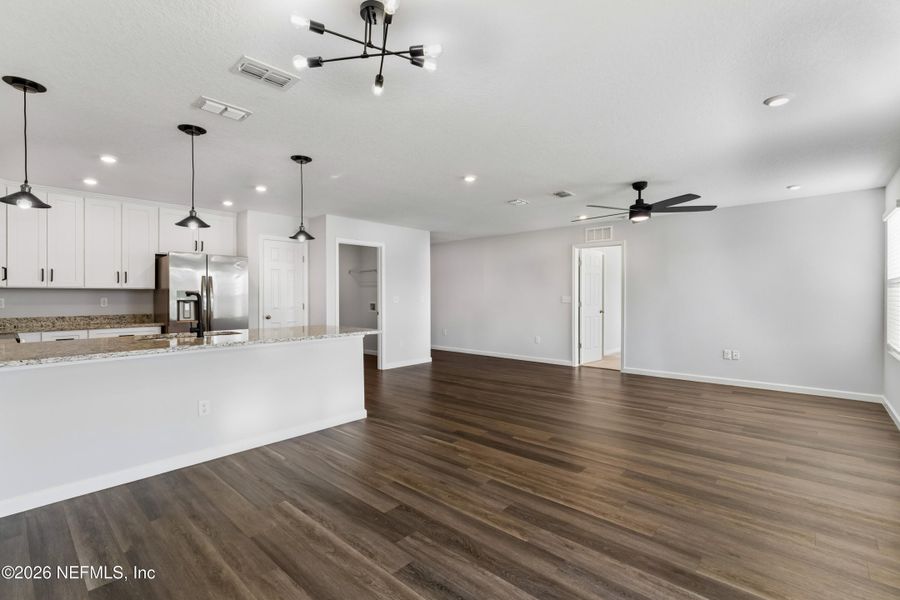 Spacious, unfurnished interior of a new home in , Jacksonville (Image 29).