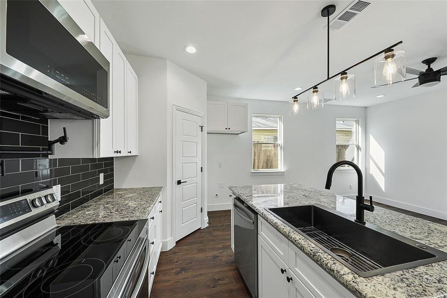Furnished interior view inside a new home in , Fort Worth (Image 12).