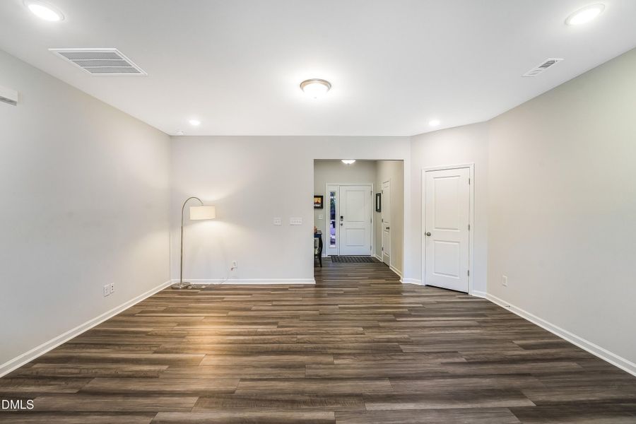 616 Glen Clova Dr-16