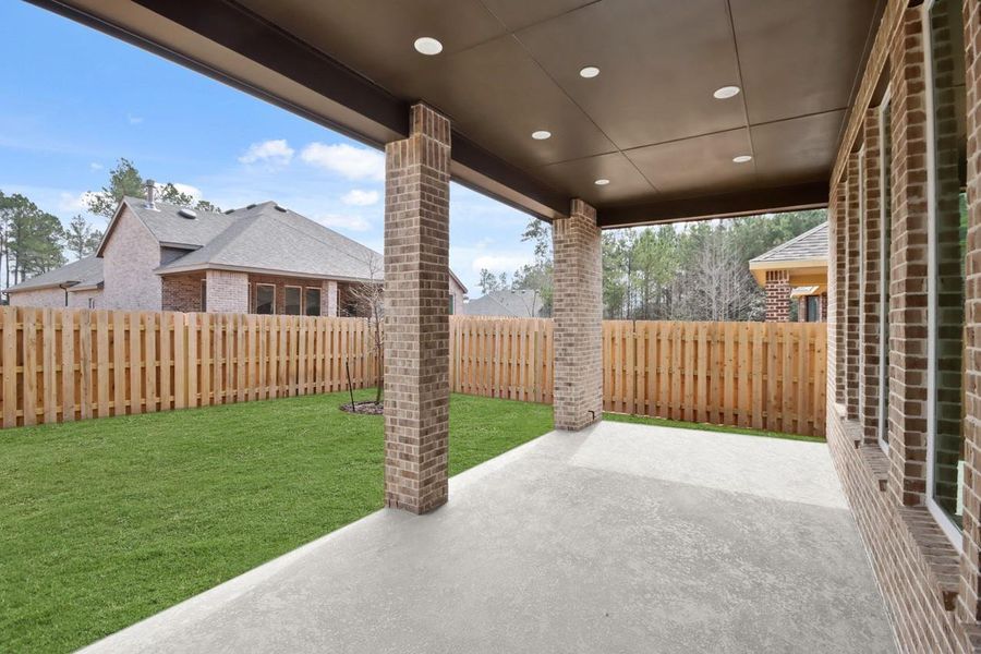 Exterior details and patio area of a home in COLTON, Todd Mission (Image 20).