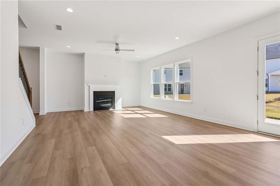 Spacious, unfurnished interior of a new home in East Harbor II at Chestatee, Dawsonville (Image 57).