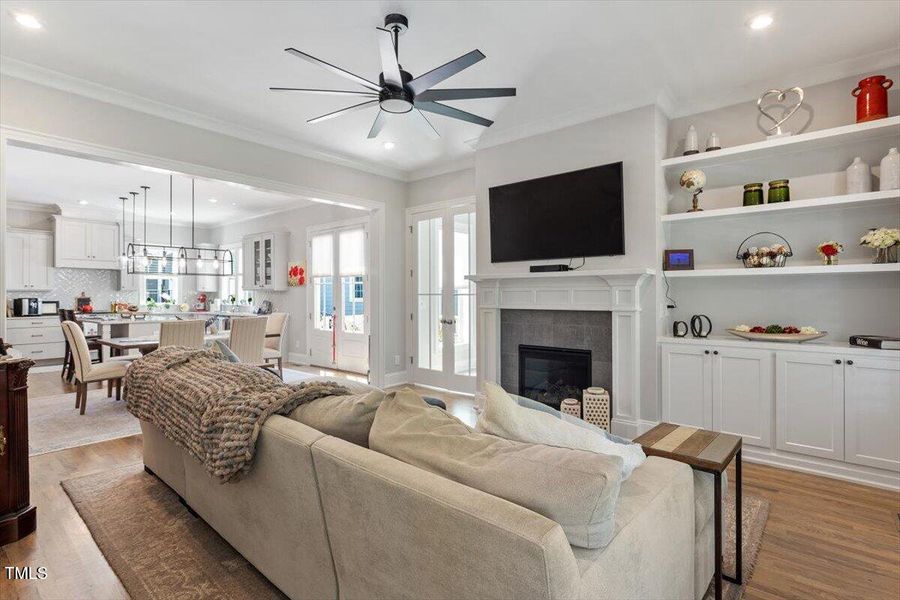 09-1017 Whitehall Cir [2489656]_09