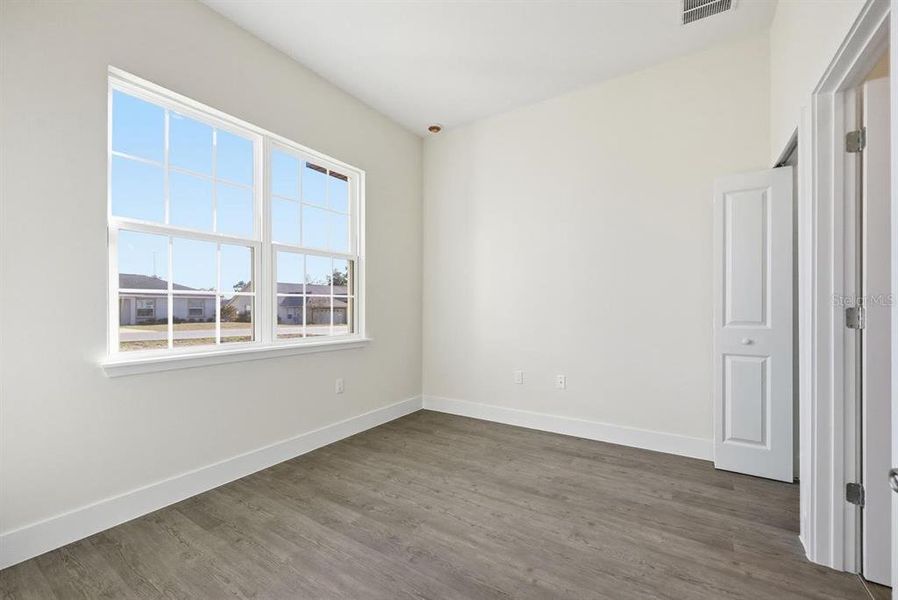 Spacious, unfurnished interior of a new home in , Ocala (Image 33).