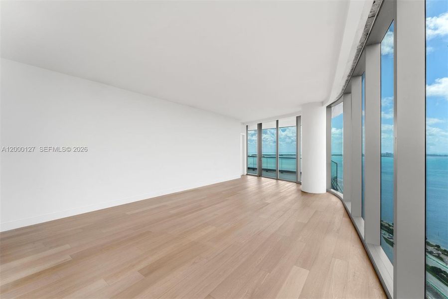 Spacious, unfurnished interior of a new home in , Miami (Image 11).