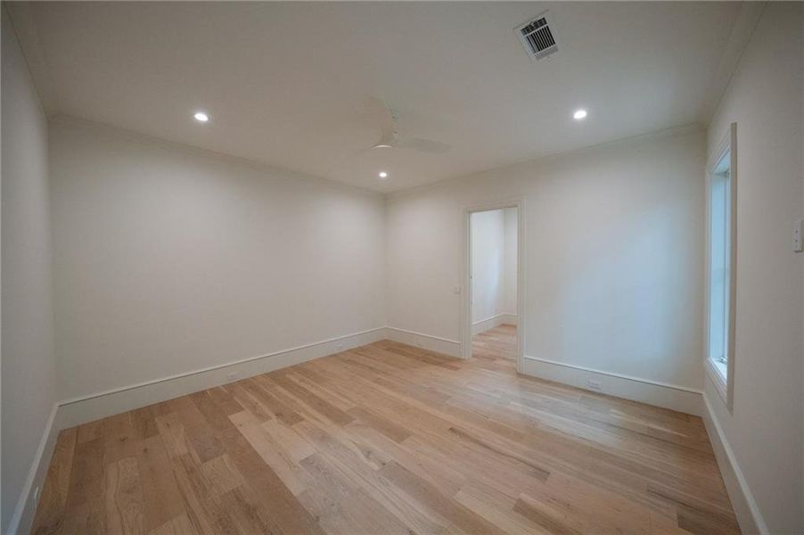 Spacious, unfurnished interior of a new home in Blue Heron Walk, Atlanta (Image 21).