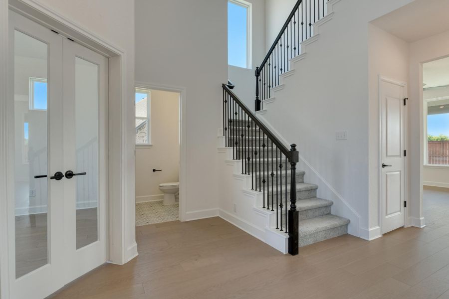 Image 37 representing the Nathaniel by Ashton Woods in Megan's Landing 70's, Castroville, TX.