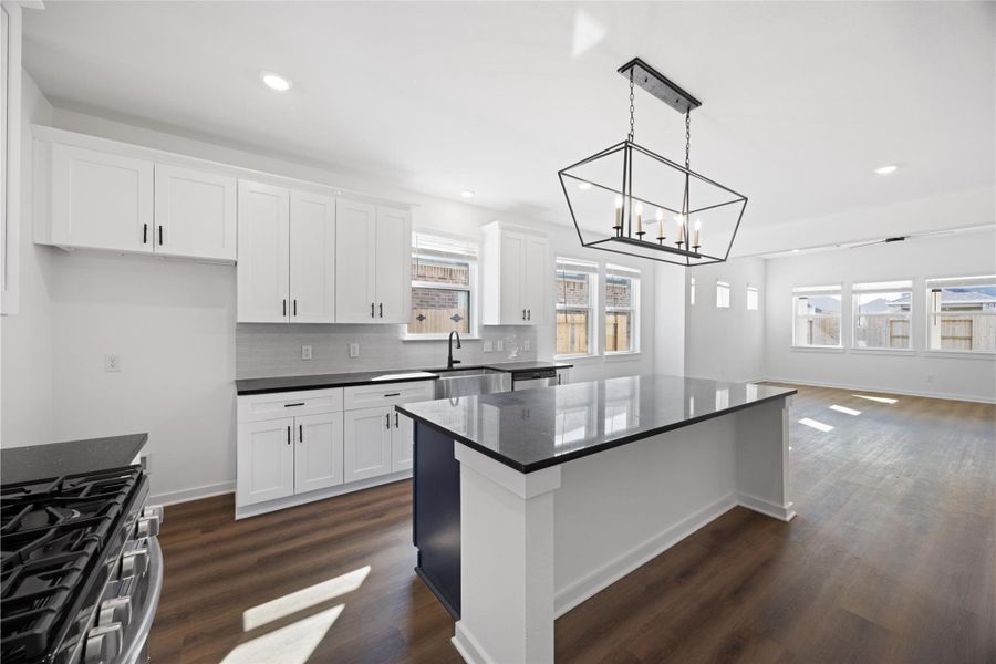 Furnished interior view inside a new home in Kendall Lakes, Alvin (Image 5).