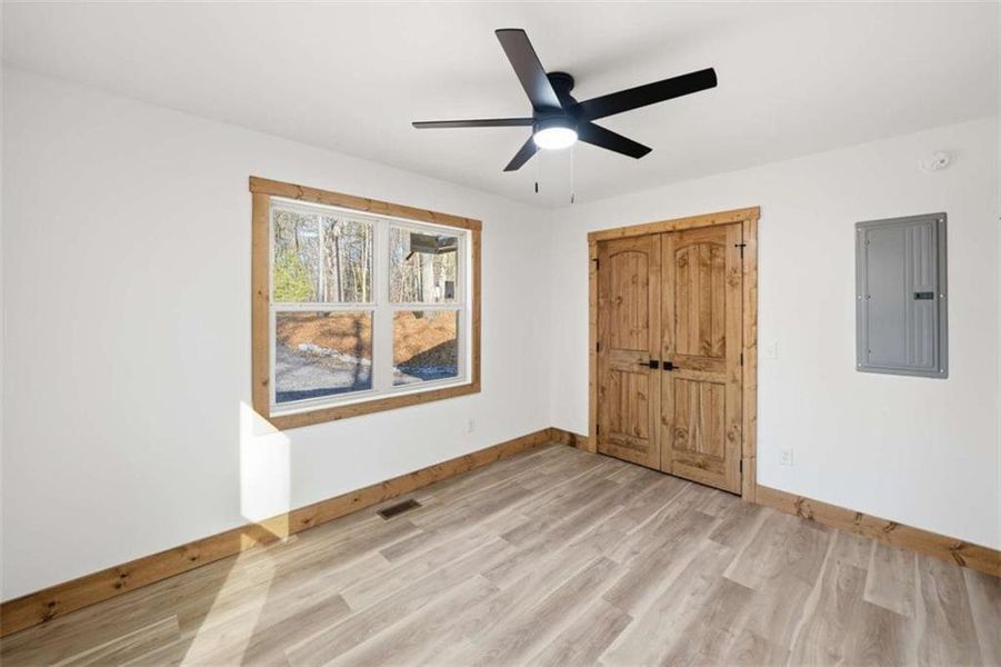 Spacious, unfurnished interior of a new home in , Ellijay (Image 21).