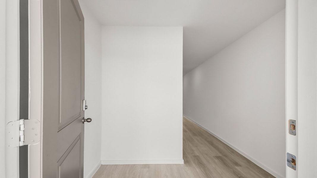 Representative unfurnished interior of a home built from the Estero by D.R. Horton in Sunset Valley, Hockley (Image 9).