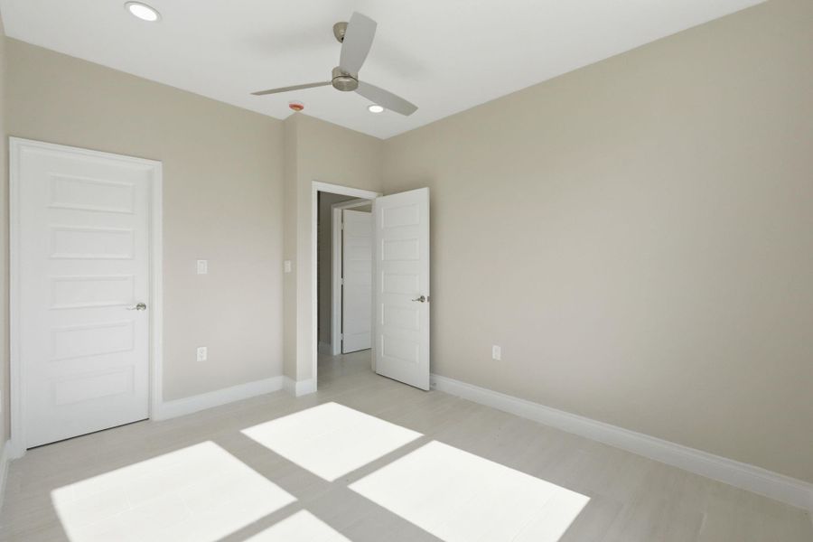 Spacious, unfurnished interior of a new home in , Conroe (Image 36). Spacious, unfurnished interior of a new home in , Conroe (Image 36).