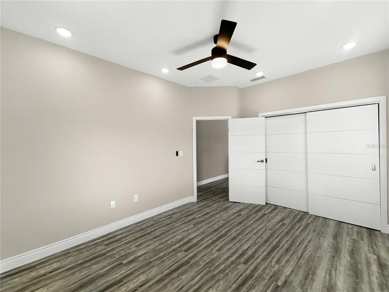 Spacious, unfurnished interior of a new home in , Davenport (Image 19).