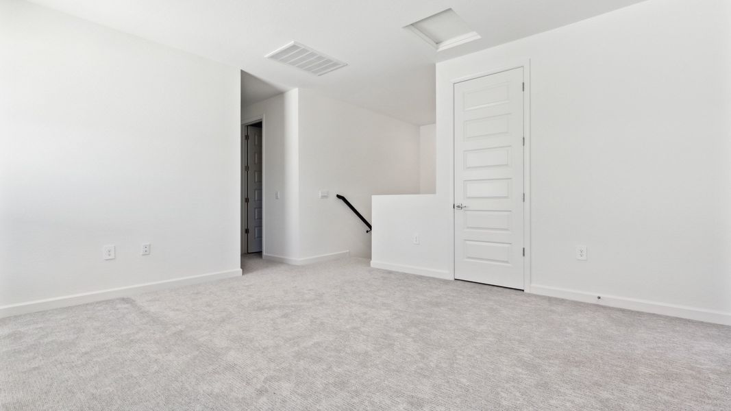 Spacious, unfurnished interior of a new home in Avance, Phoenix (Image 18).