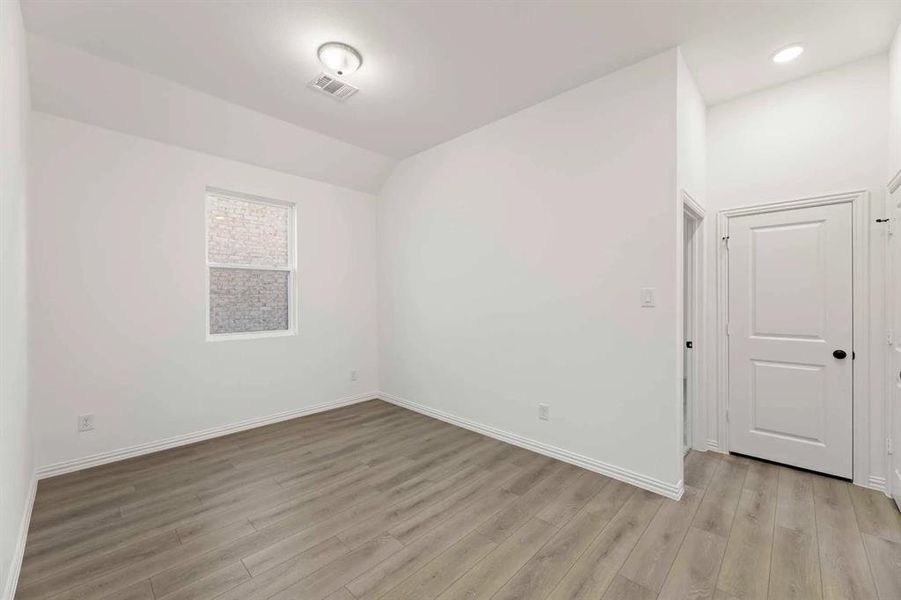 Spacious, unfurnished interior of a new home in Meadow Park, Melissa (Image 22). Spacious, unfurnished interior of a new home in Meadow Park, Melissa (Image 22).