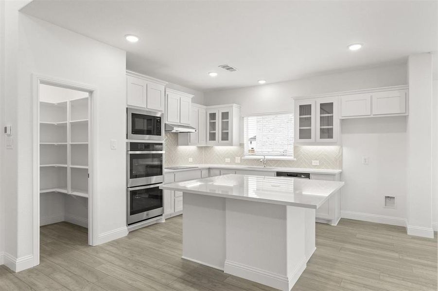 Garland_05_Representative Photo