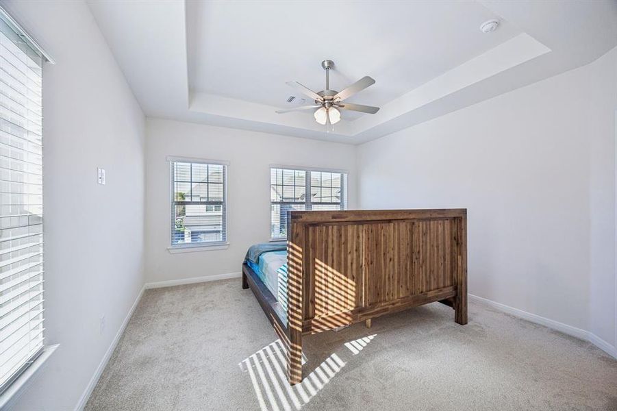 Spacious, unfurnished interior of a new home in , Euless (Image 22).