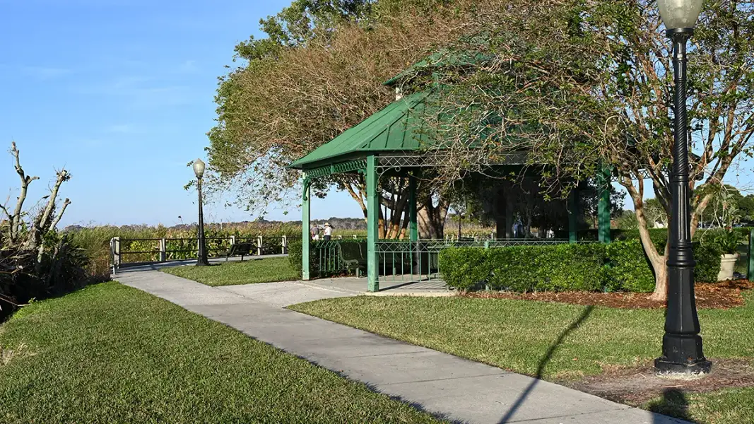 Community amenities in Esplanade at McKinnon Groves, Winter Garden (Image 24).