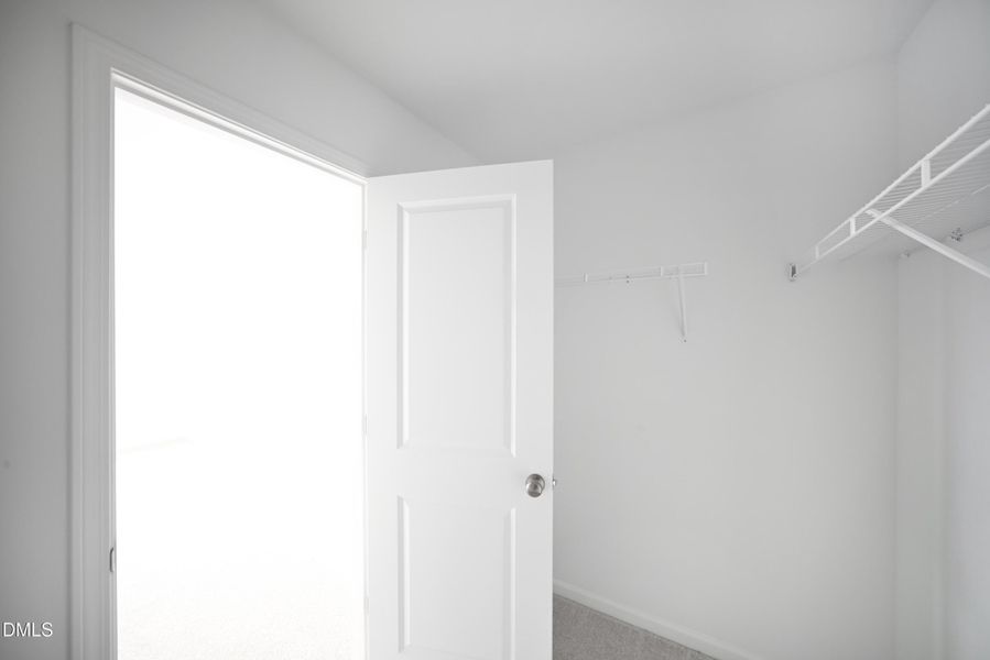 20.5_SUN_Stoneriver_Pic_Colton_Closet_1o