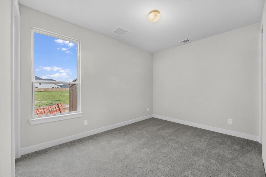Spacious, unfurnished interior of a new home in Wolf Ranch, Georgetown (Image 16).