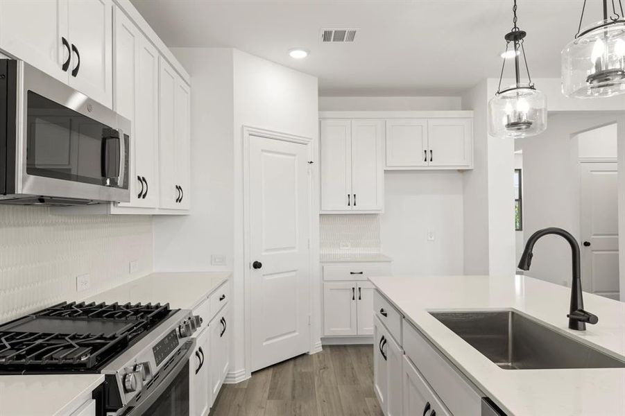 Image 27 of a home in Gateway Parks.