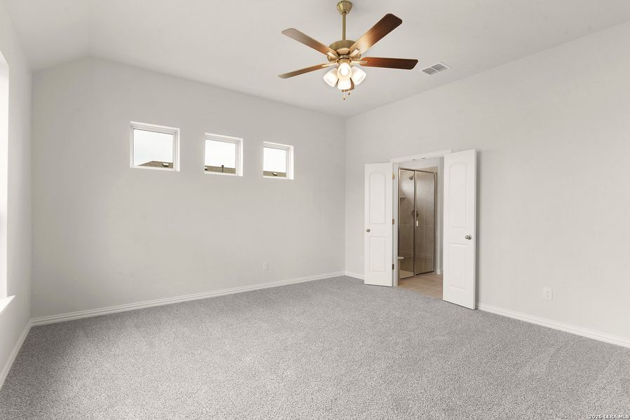 Spacious, unfurnished interior of a new home in Meyer Ranch - Enclave, New Braunfels (Image 17).