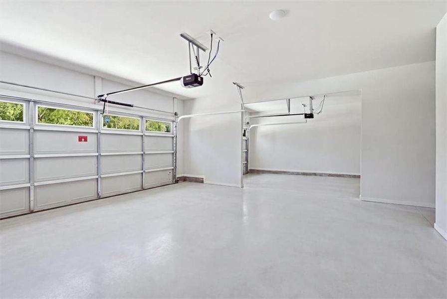 Spacious, unfurnished interior of a new home in , Lawrenceville (Image 47).