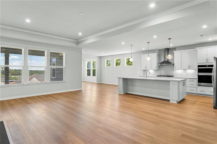 Spacious, unfurnished interior of a new home in Watermist at Mirror Lake, Villa Rica (Image 15).