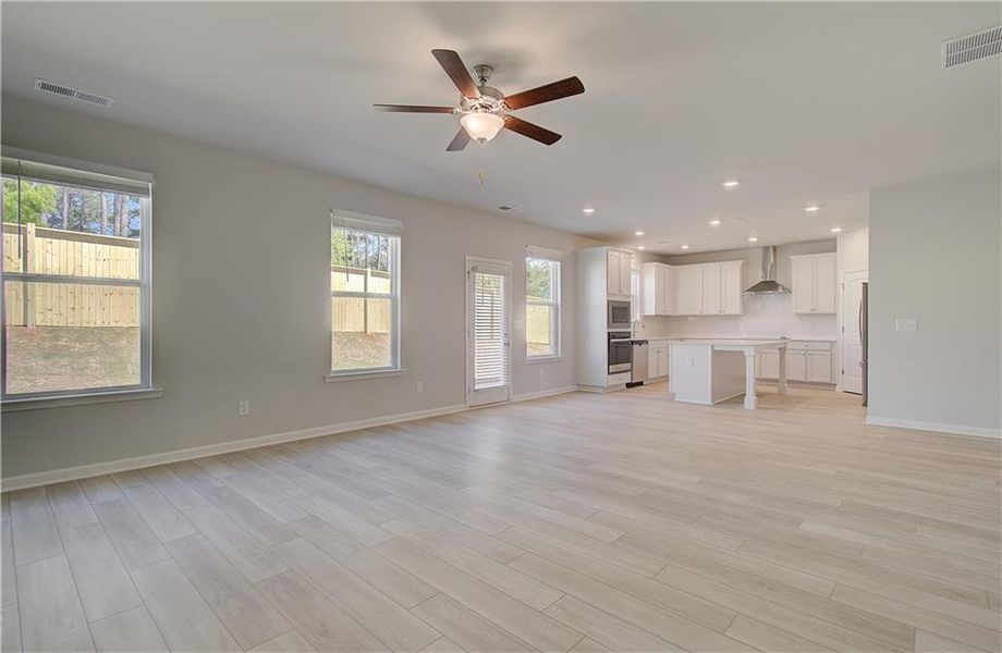 Spacious, unfurnished interior of a new home in Bowers Farm, McDonough (Image 25).